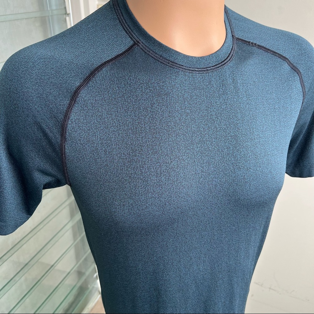 Lululemon Crew neck active wear tee T Shirt medium